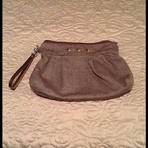 Brown wristlet - Picture 1 of 2