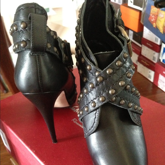 Authentic manolo - Picture 2 of 4