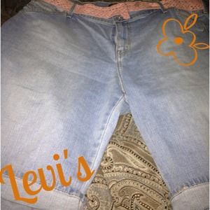❌❌SOLD❌❌Levi's 515 Bermuda Stonewashed Shorts