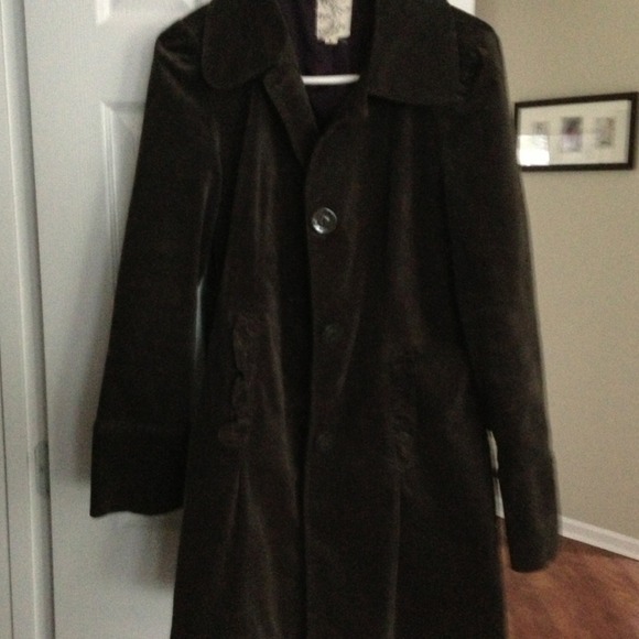 It's a dark gray long blazer by tulle
