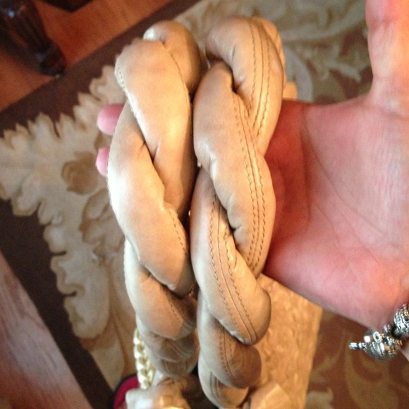 Additional pics of Olympe GM - Picture 2 of 4
