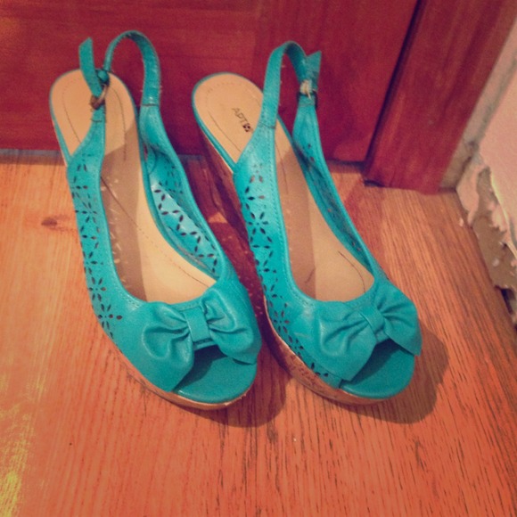 Turquoise bow wedges