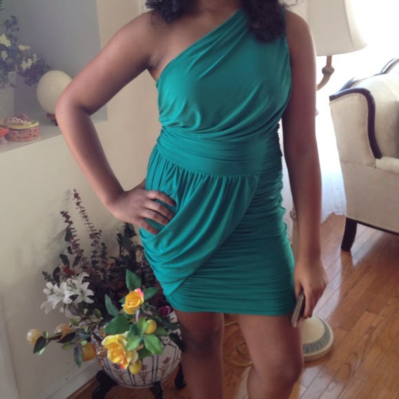 Green Soprano One-Shoulder Dress