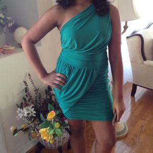 Green Soprano One-Shoulder Dress