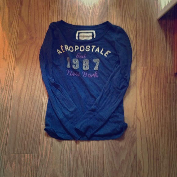 Aeropostale long sleeved blue shirt