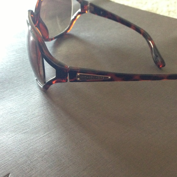 Micheal kors sunglasses