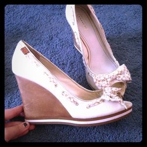Coach Thalia peep toe wedges💞