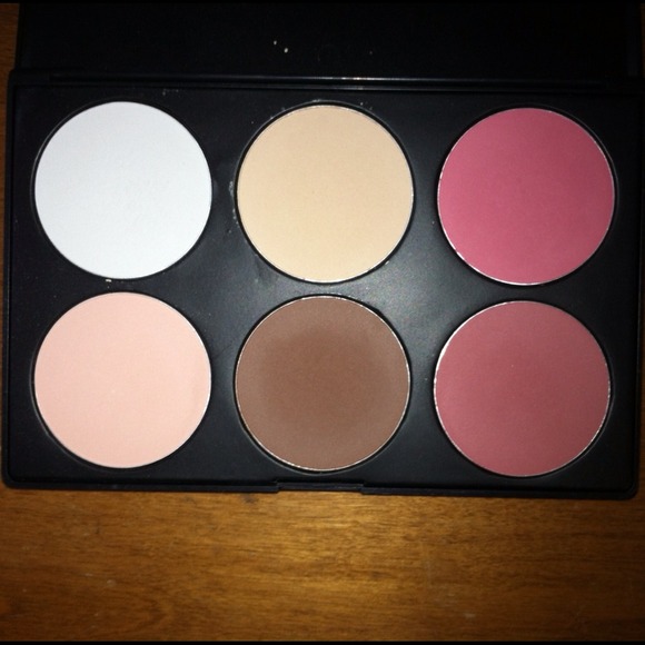 ❌SOLD❌Contouring / blush palette