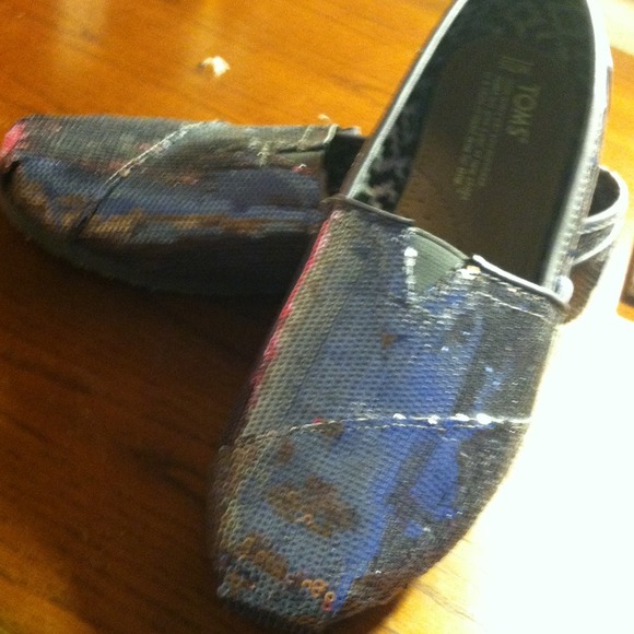 Toms - Picture 2 of 4