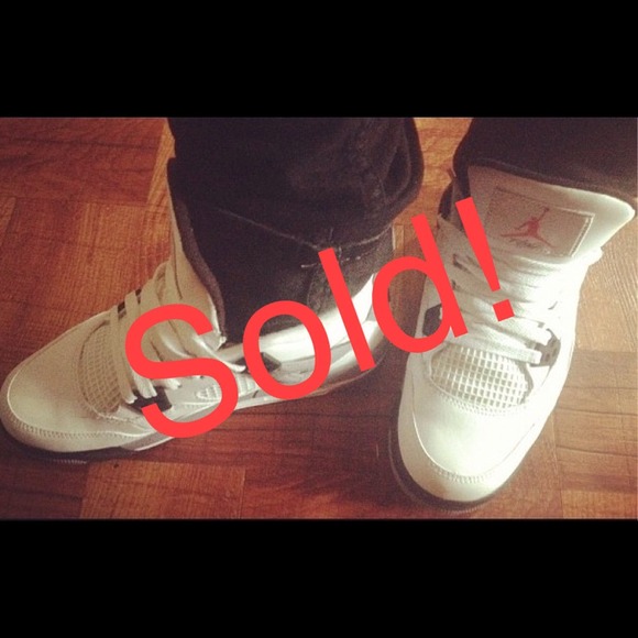 Jordan retro 4's white/ cement