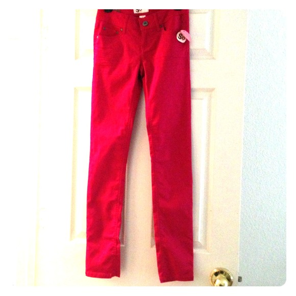 Red/Fushia pants.