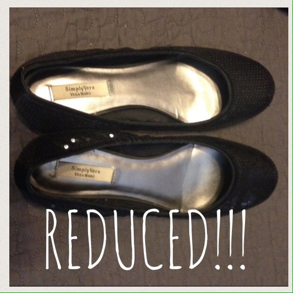 Sequined black ballet flats.