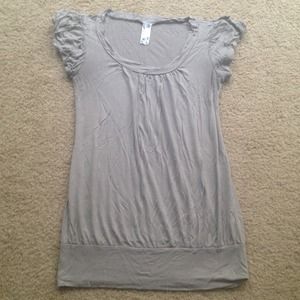 Gray scoop neck shirt