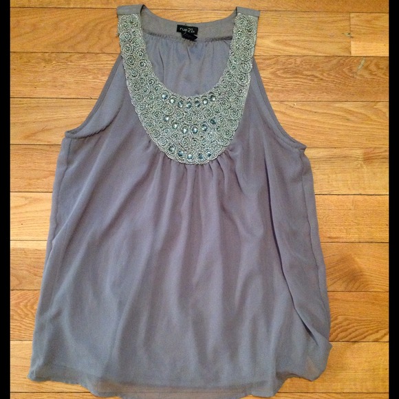 Rue 21 tank