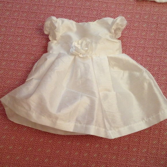 Puffy white newborn dress!