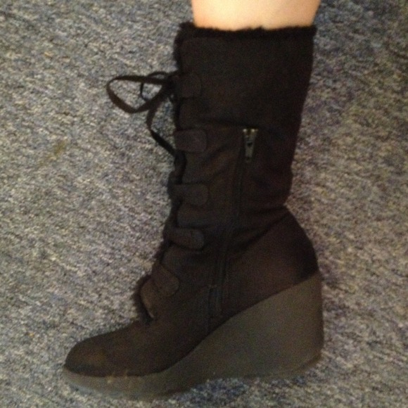 1/2 OFF! black wedge boots!