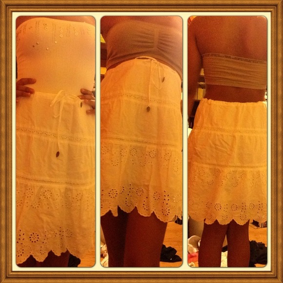 White skirt - Picture 1 of 1