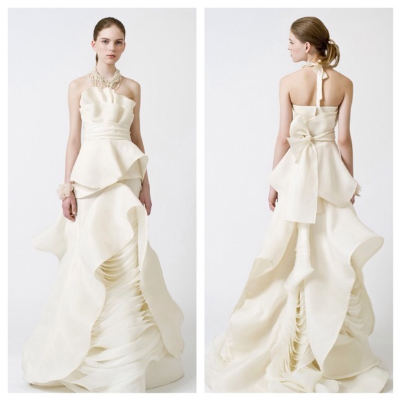 Vera Wang Dresses & Skirts - Vera Wang Fern Wedding Dress!