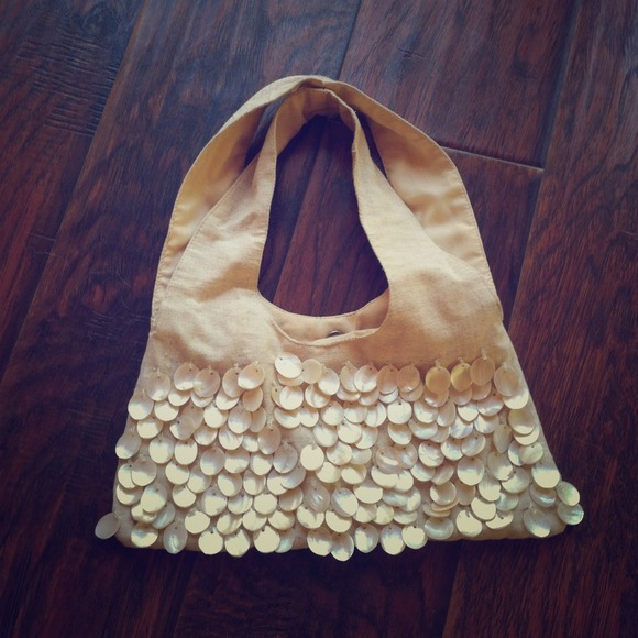 SOLD🔴 Also shell summer purse