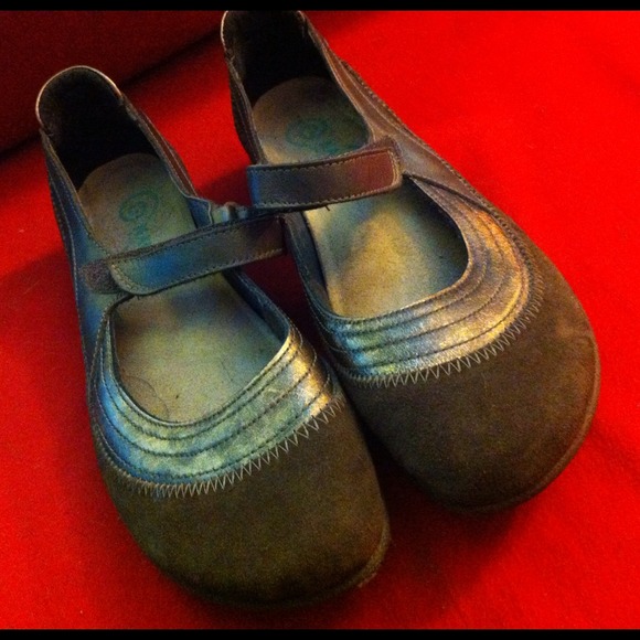 Naot Chameleon Walking Mary Janes