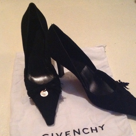 Sexy GIVENCHY pointy toe pumps sz 38