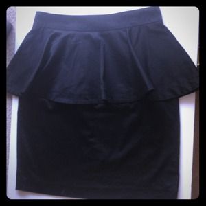 Forever 21 black peplum skirt