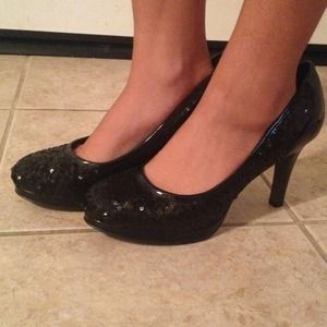 Tahari black sequined pumps