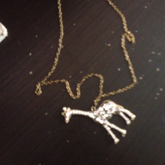 Lovely giraffe necklace