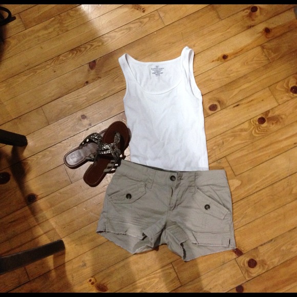 💗SOLD💗 PP $4 Khaki Shorts