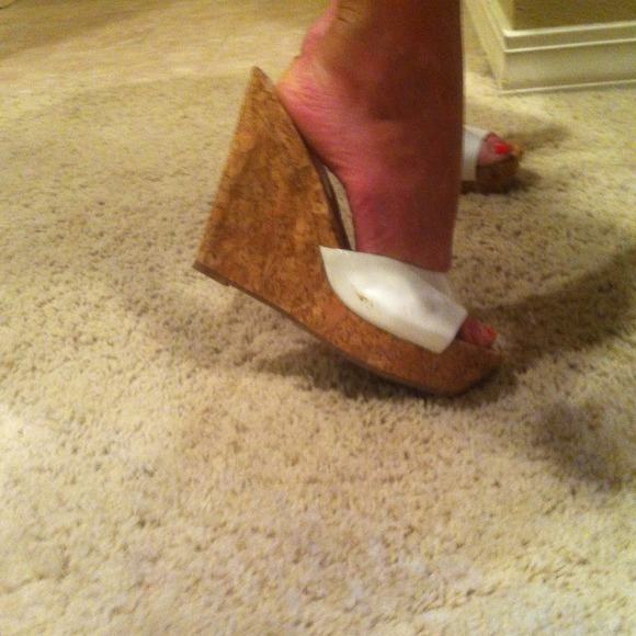 White and cork wedges - Picture 2 of 4