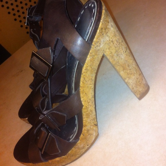 Dark brown high heels - Picture 2 of 3