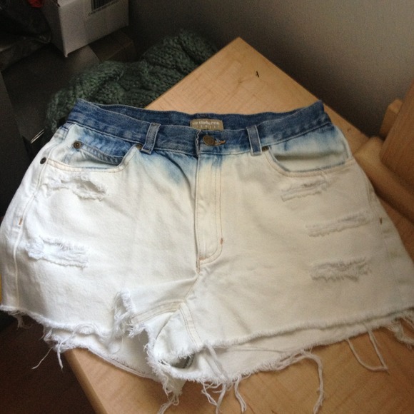 Fringed Faded Out High Waisted Shorts - Picture 1 of 3
