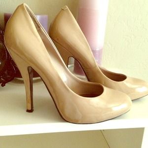 Nude Steve Madden Pumps