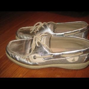 Silver Sperry's size 8