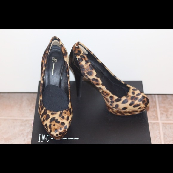 I.N.C Leopard Pump