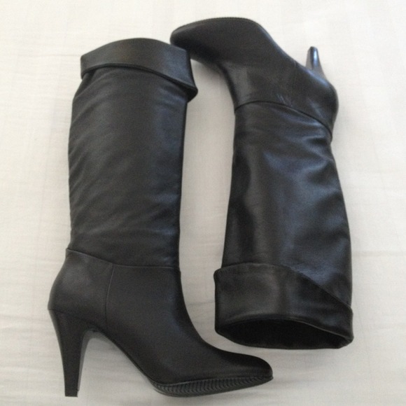 Shoes - Picture 1 of 2