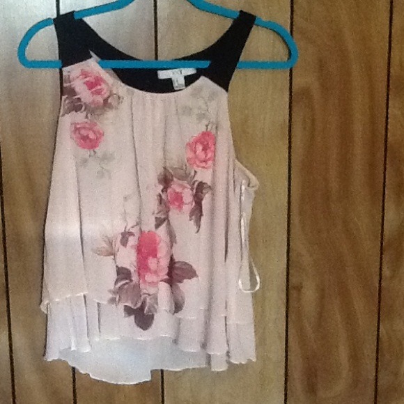 Forever 21 flowy floral shirt!