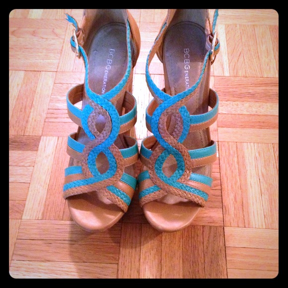 BCBG platform sandals❌SOLD❌