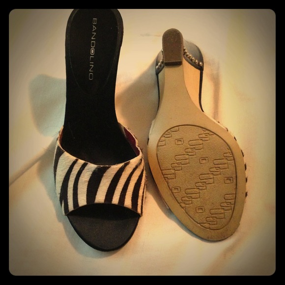 Bandolino wedge sandal size 6