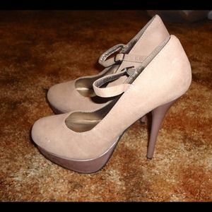 Beige/taupe pumps/platform heels