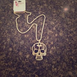 Skull necklace.