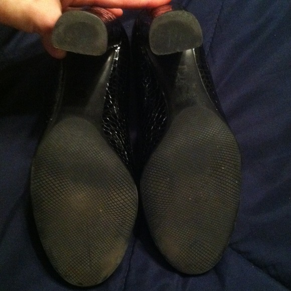 Authentic Prada heels - Picture 2 of 4