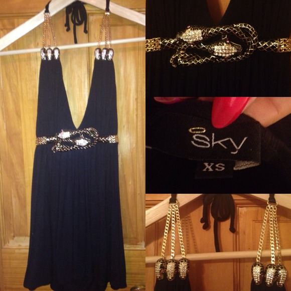 BLACK SKY HALTER TOP