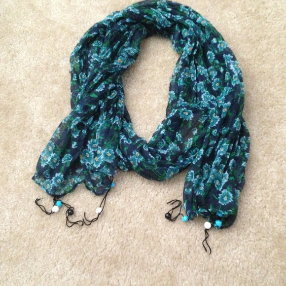 Floral scarf - Picture 1 of 1