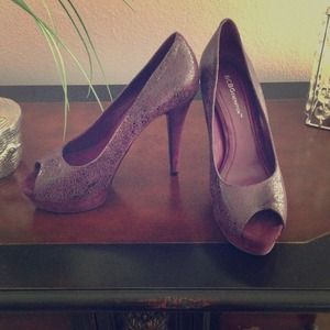 👠BCBGENERATION HEELS 👠