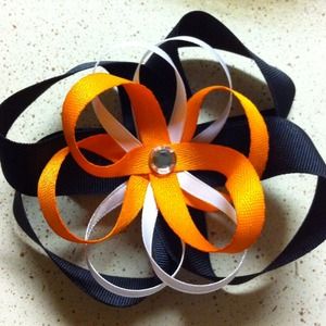 Homemade hair bow (: