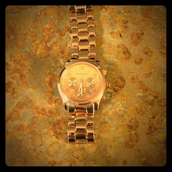 Michael Kors rose gold
