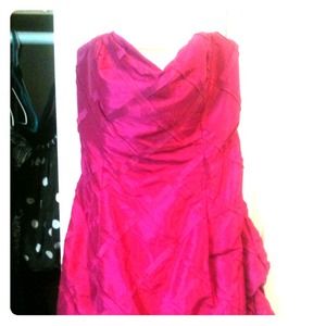 Purple-pink strapless dress