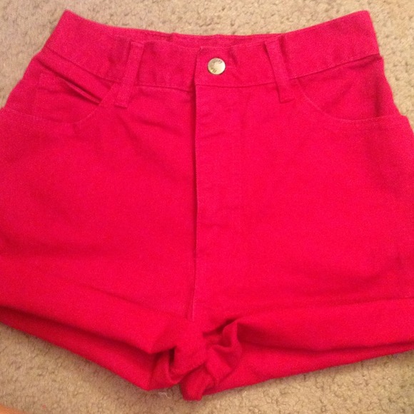 ⭐SOLD⭐ Red Vintage High Waisted Shorts