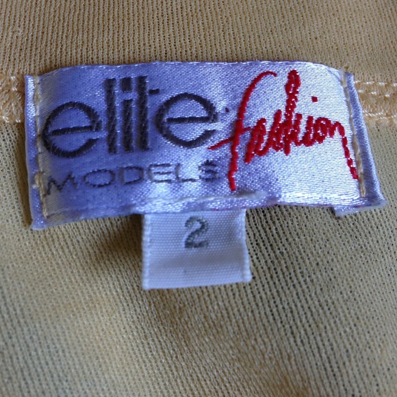 ‼️$10‼️ Yellow Blouse - Picture 4 of 4